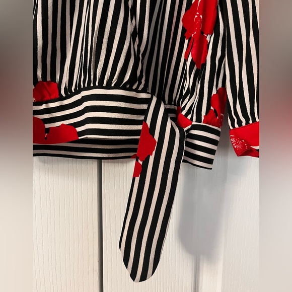 Madewell popular Wrap top printed floral /stripes and ties at the side - Picture 3 of 5